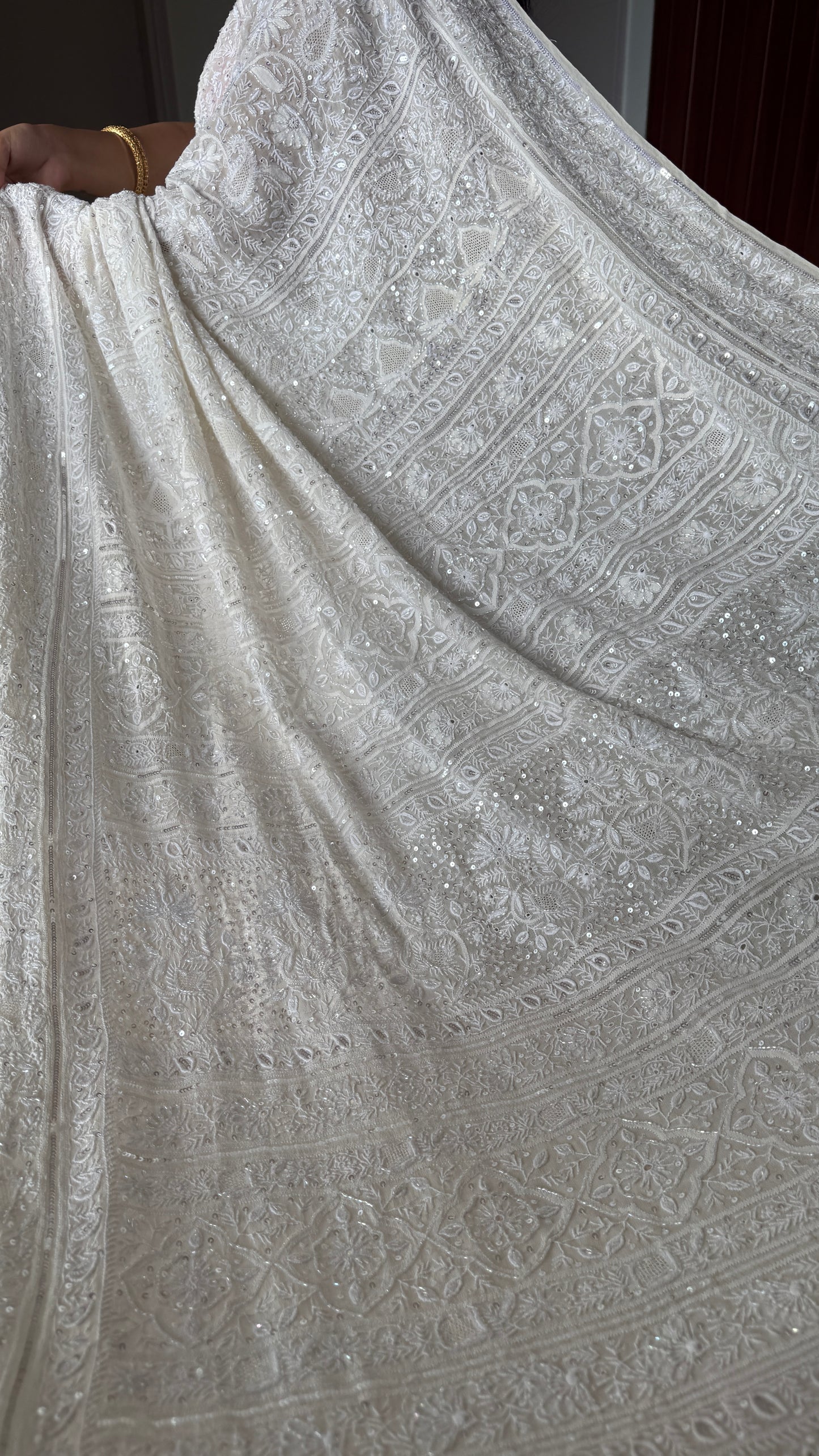 Suhaan Ivory Chikankari Do Taar Saree