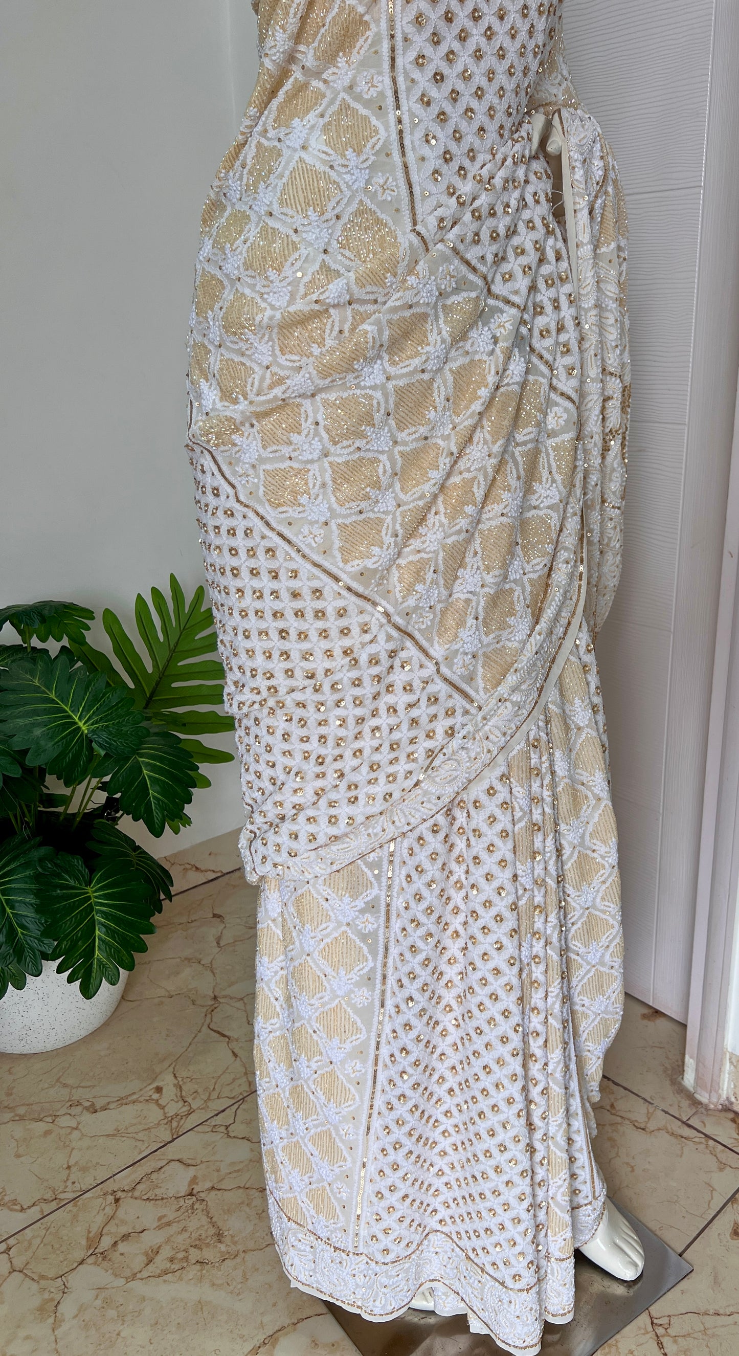 Ruhani Off white Chikankari Sequins Cut Dana Pearl Embroidered Saree