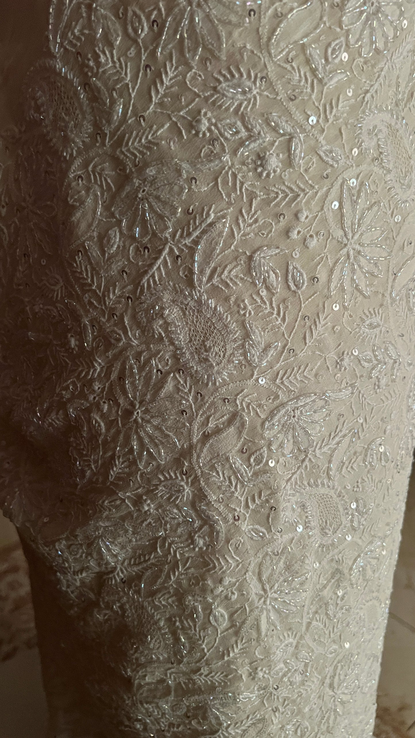 Suhaan Ivory Chikankari Do Taar Saree