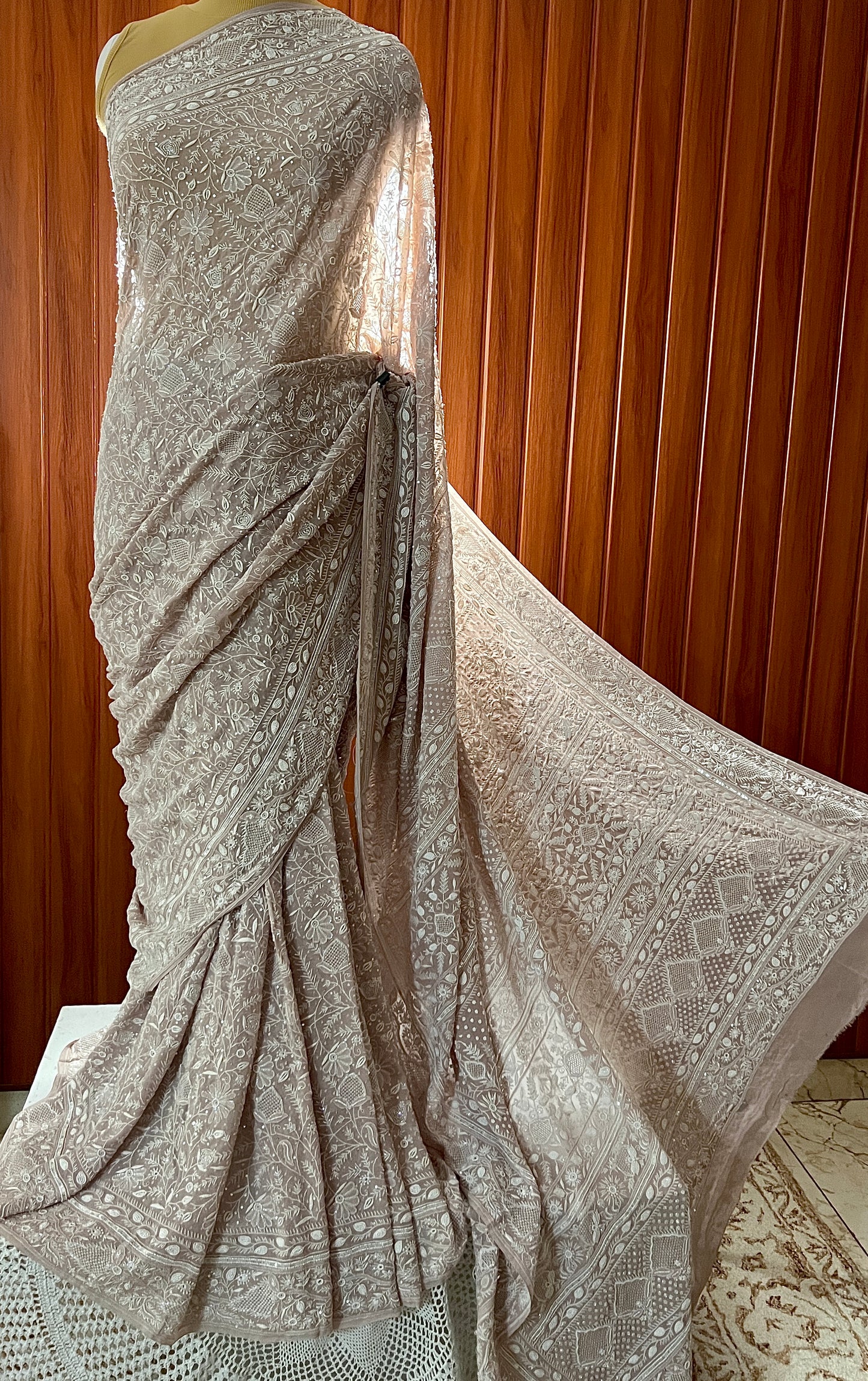 Suhaan Chikankari Do Taar Saree