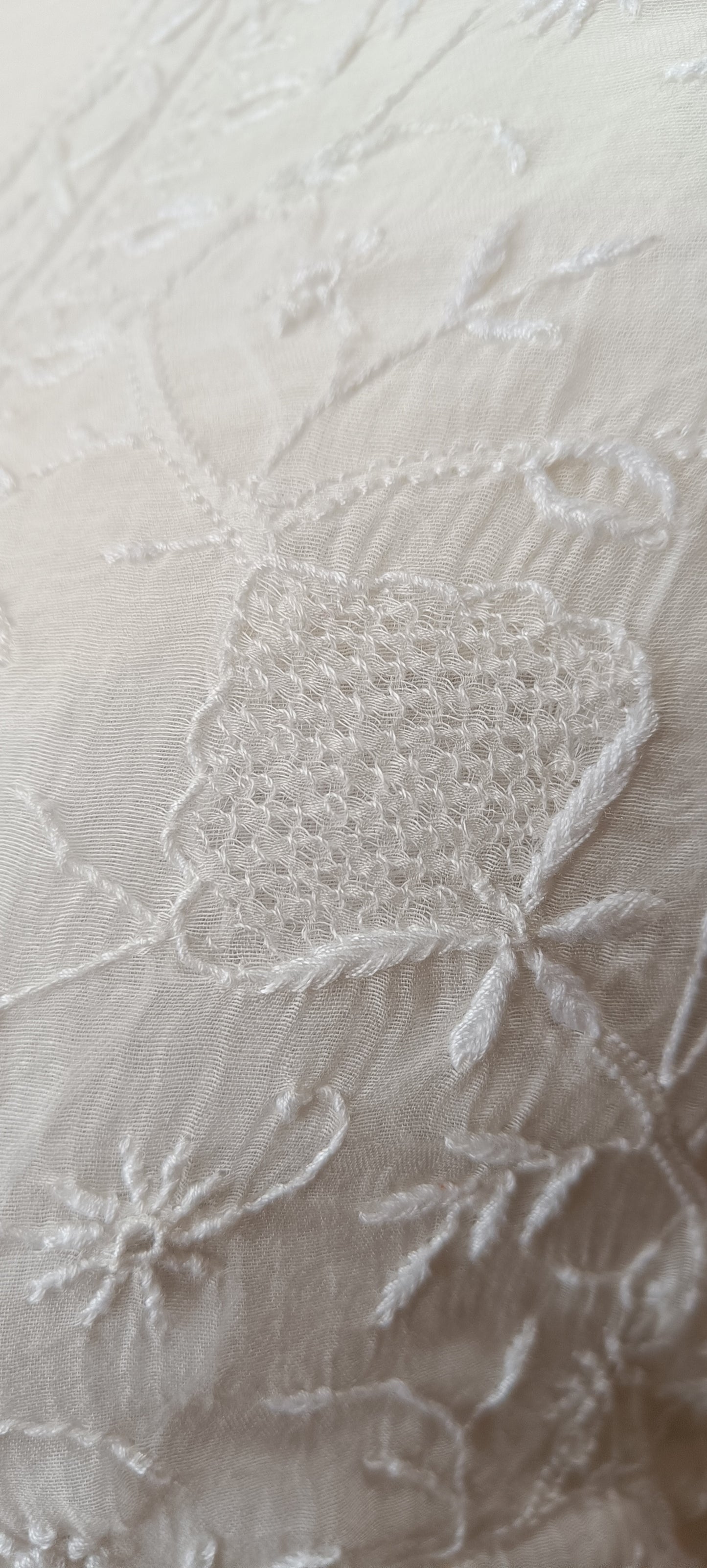 Off White Mulmul Chanderi fine Chikankari kurta and dupatta