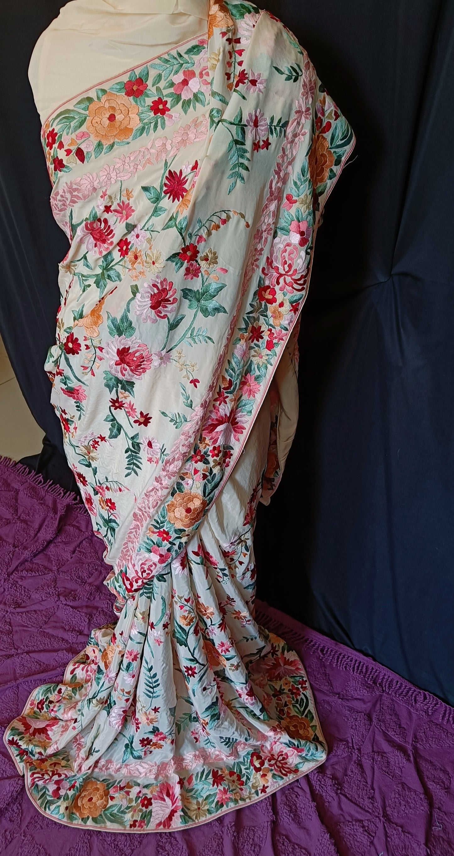 Cream Floral Bouquet Parsi Gara Pure Crepe Saree