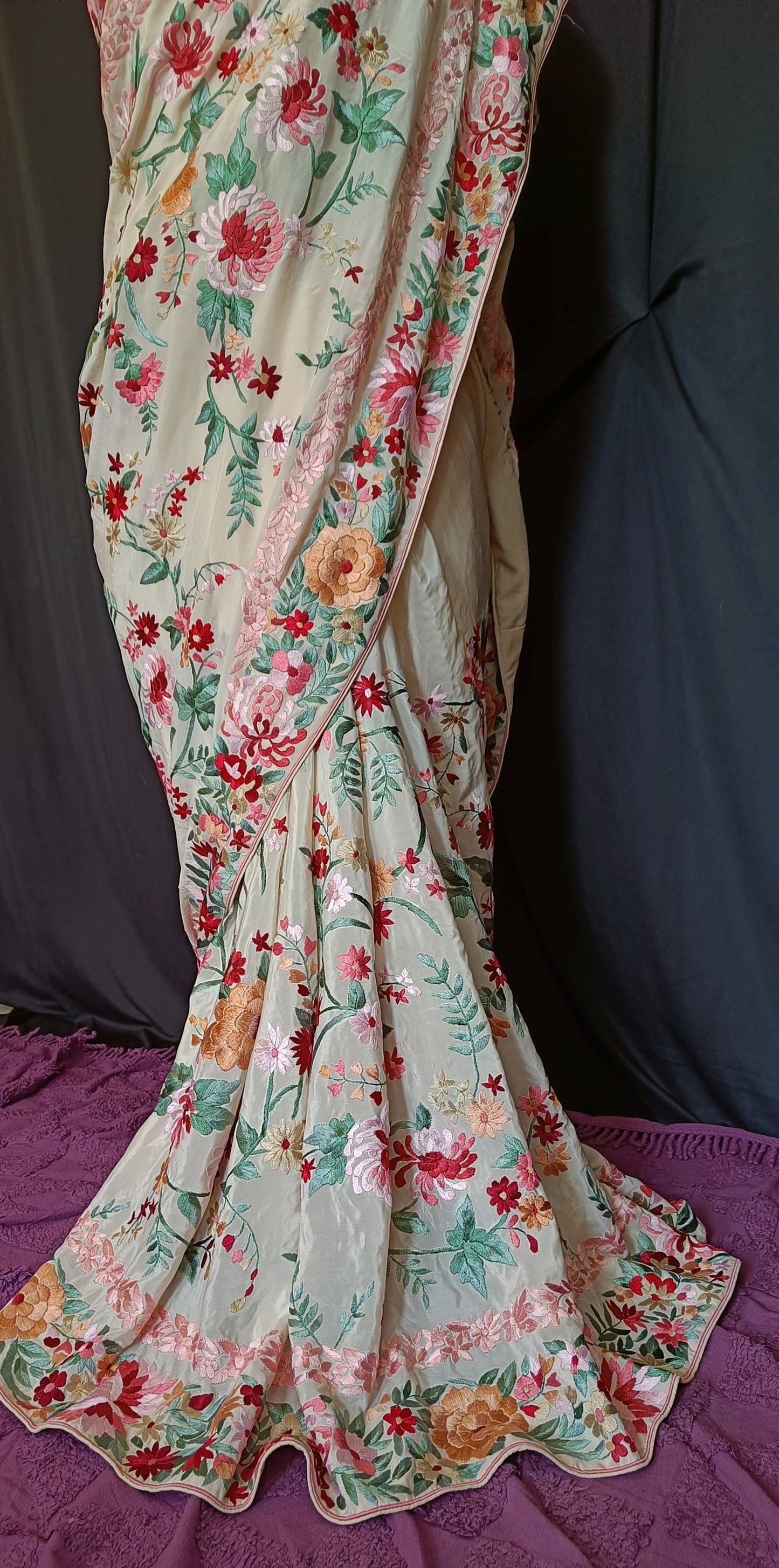 Cream Floral Bouquet Parsi Gara Pure Crepe Saree