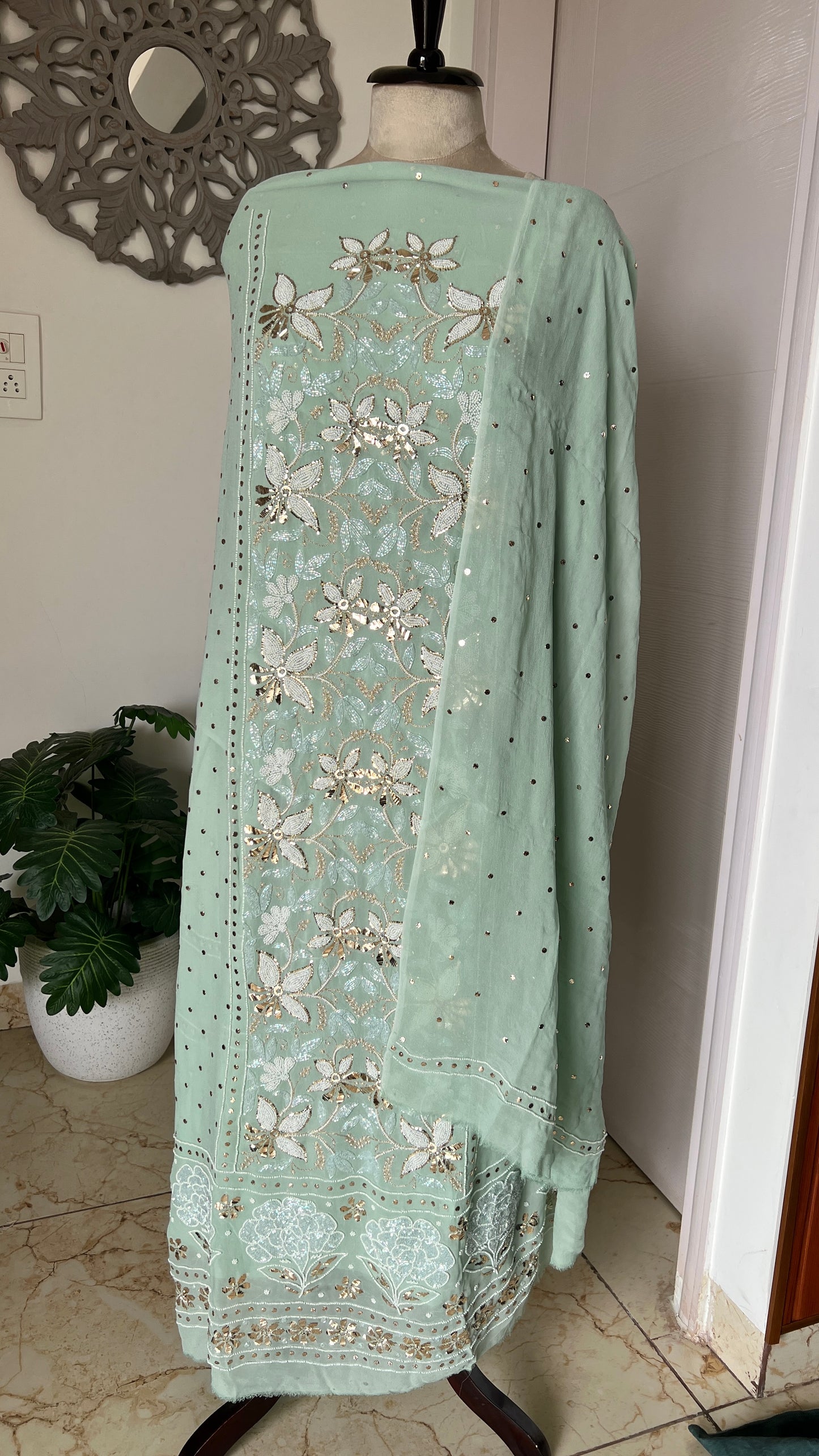 Mint green Ruhani Mukaish and Cut dana Embroidered Kurta & Dupatta Set