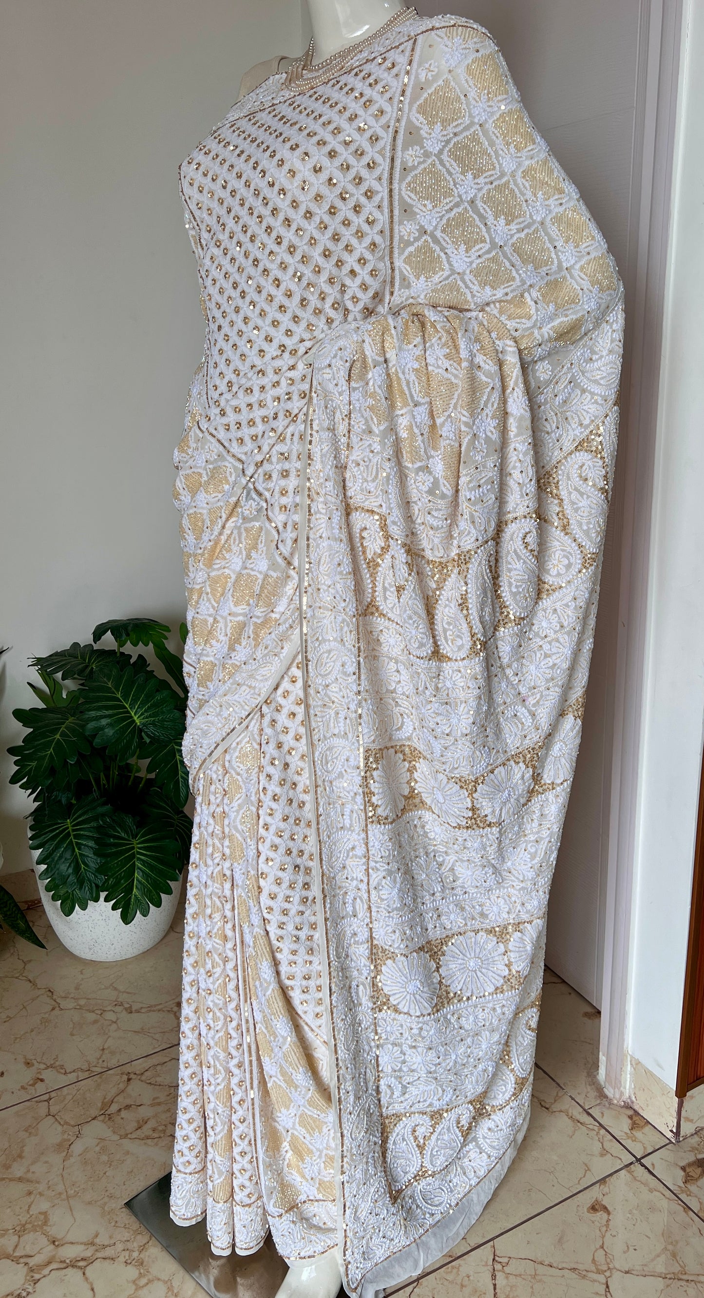 Ruhani Off white Chikankari Sequins Cut Dana Pearl Embroidered Saree