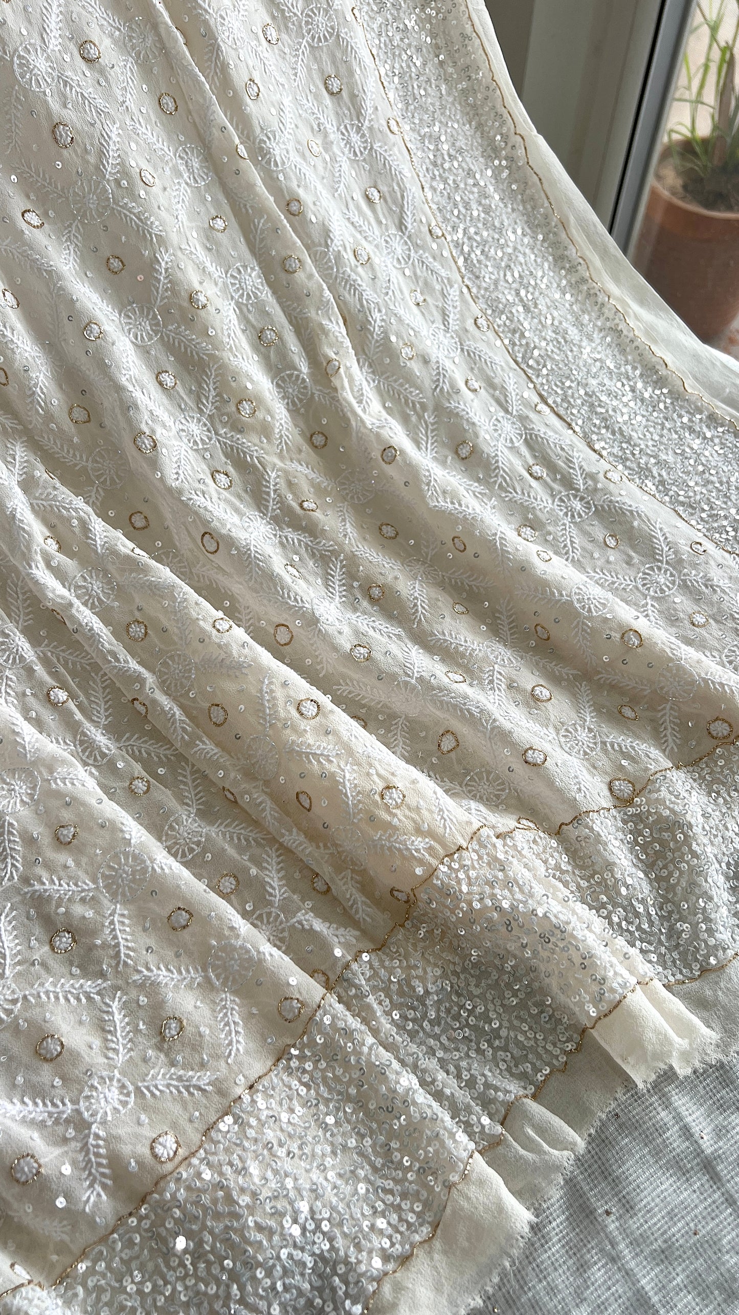 Suhaan Ivory Teen Taar Chikankari Heirloom Saree