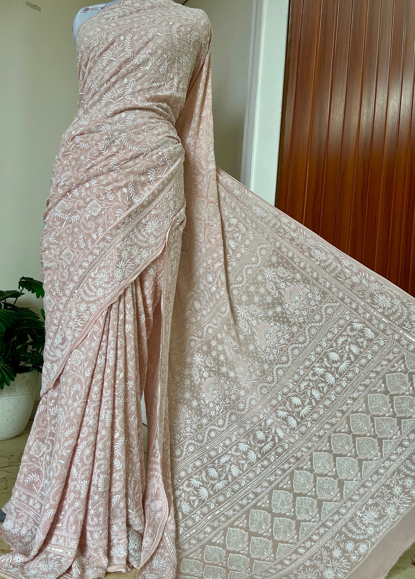 Suhaan Dusty Pink Do Taar Chikankari Heirloom Saree