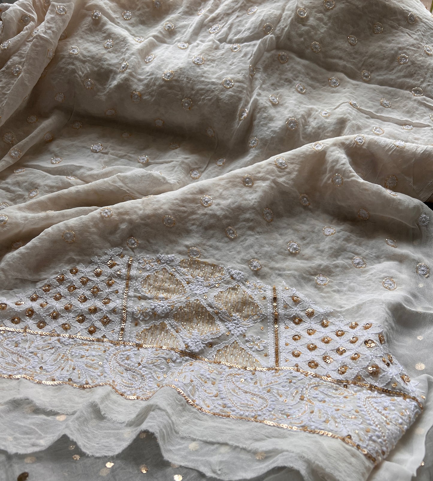 Ruhani Off white Chikankari Sequins Cut Dana Pearl Embroidered Saree