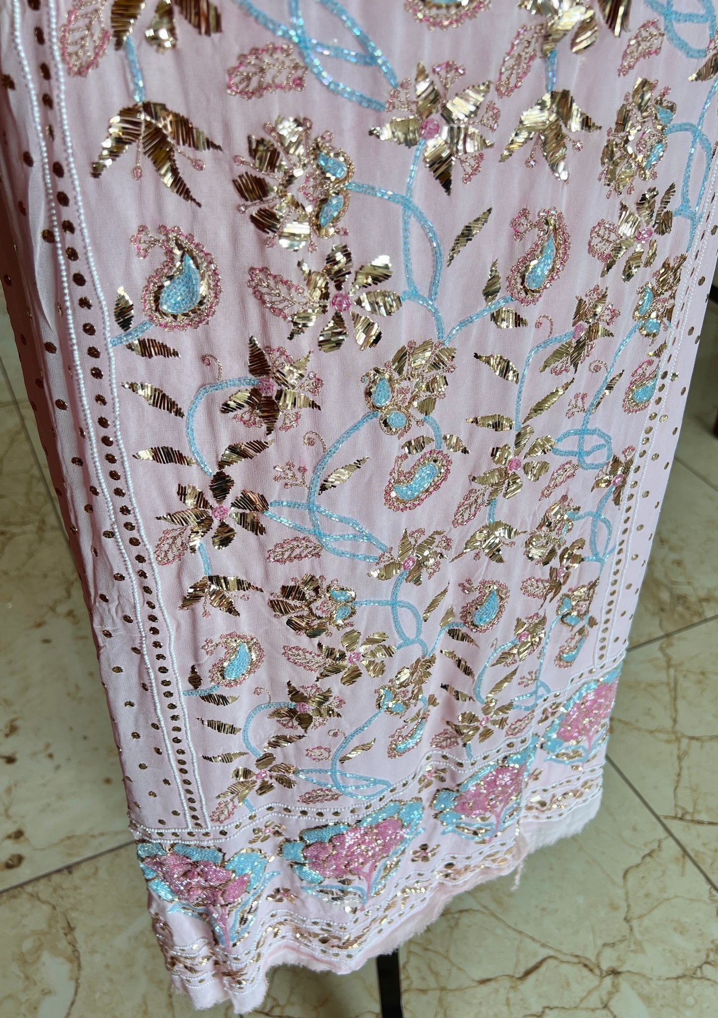 Ruhani Pink Mukaish and Cut dana Embroidered Kurta & Dupatta Set