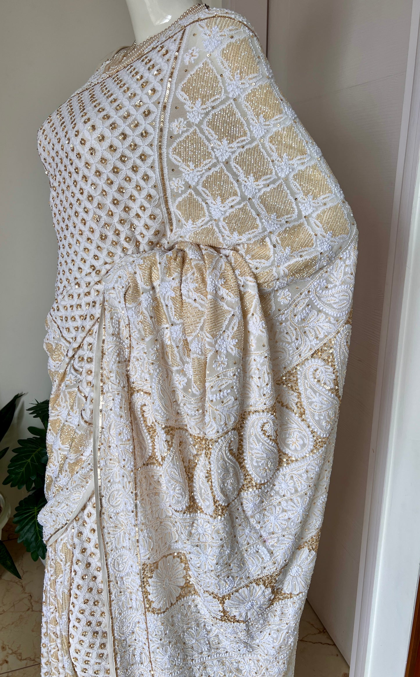 Ruhani Off white Chikankari Sequins Cut Dana Pearl Embroidered Saree