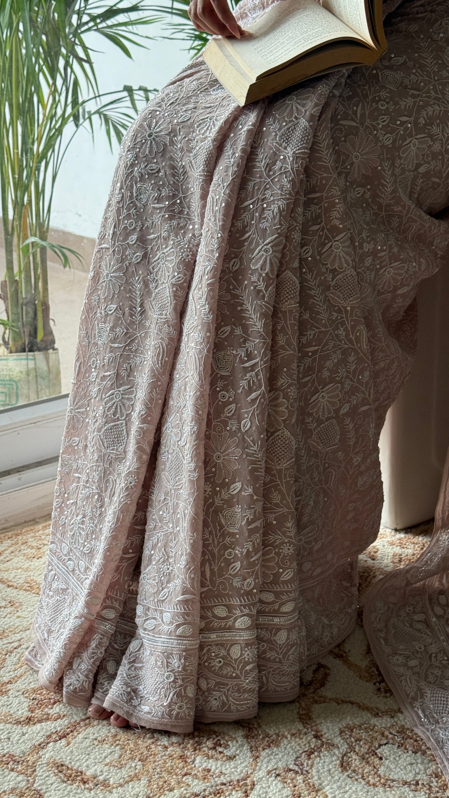 Suhaan Chikankari Do Taar Saree