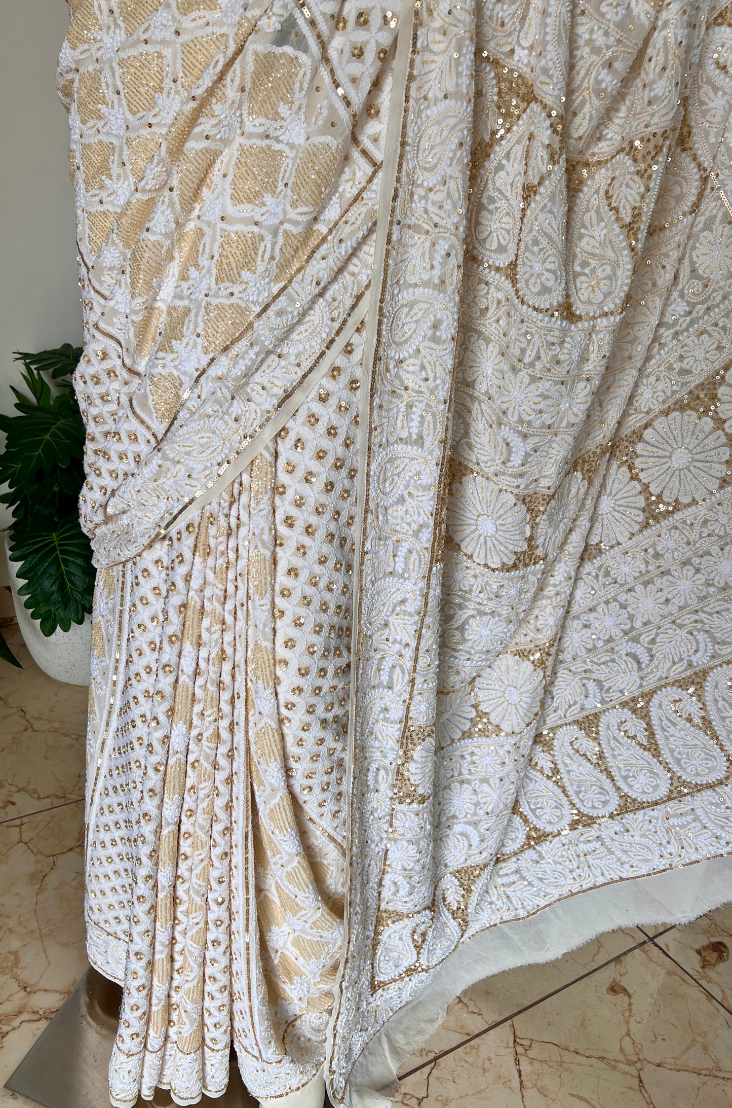 Ruhani Off white Chikankari Sequins Cut Dana Pearl Embroidered Saree