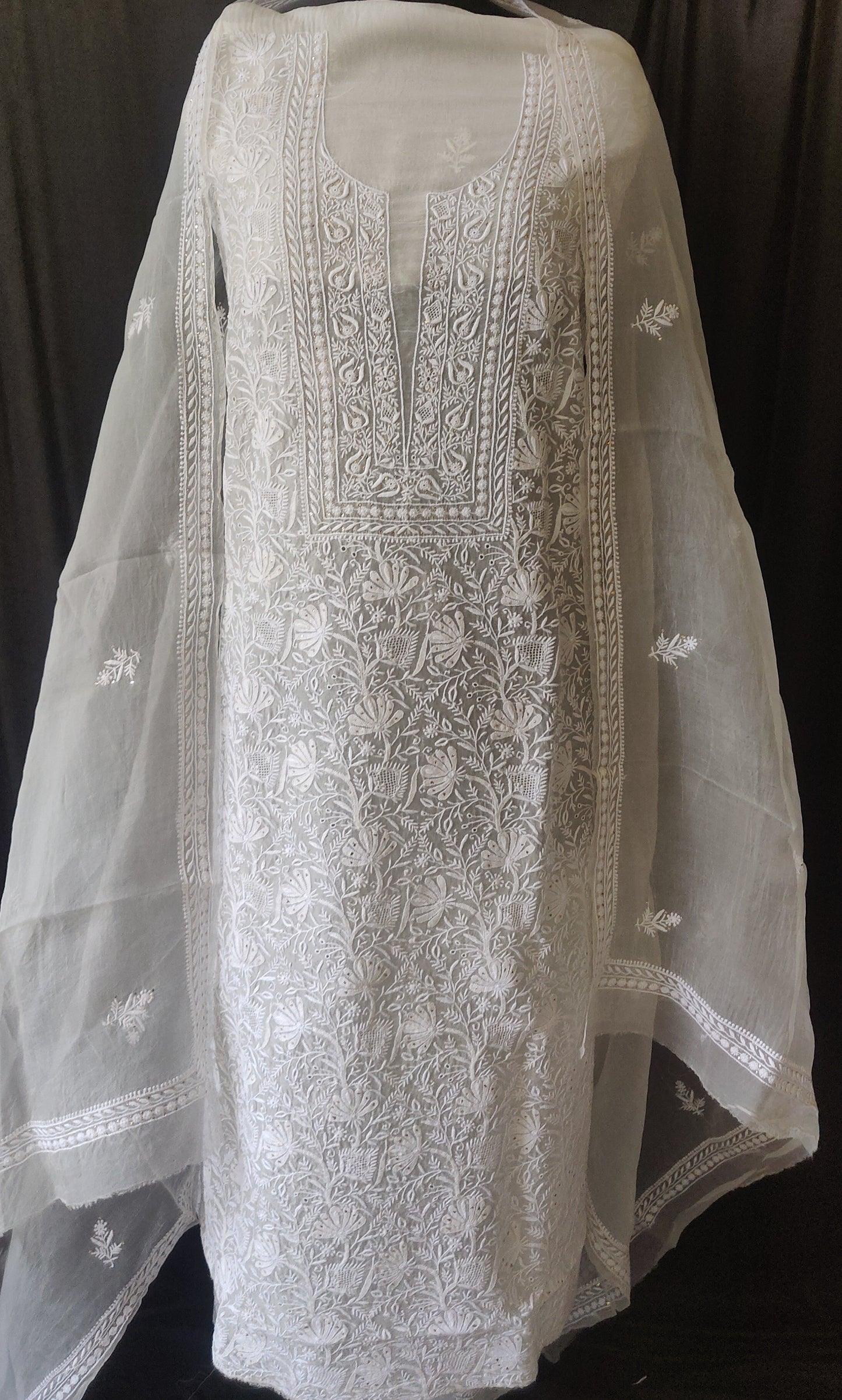 Ivory pure organza 3 taar Chikankari and mukaish kurta and dupatta