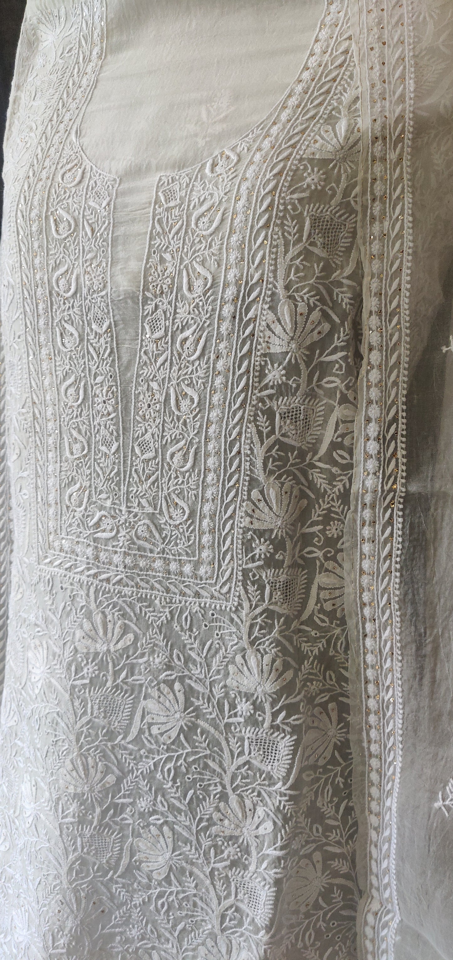 Ivory pure organza 3 taar Chikankari and mukaish kurta and dupatta