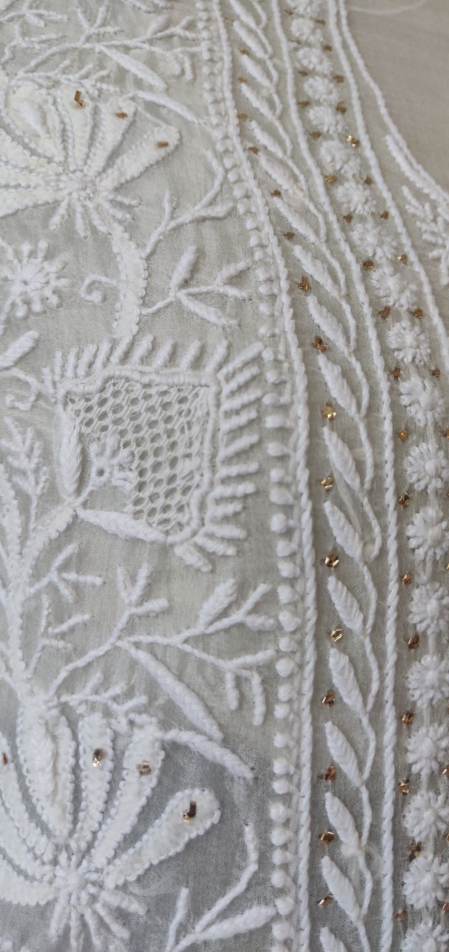 Ivory pure organza 3 taar Chikankari and mukaish kurta and dupatta